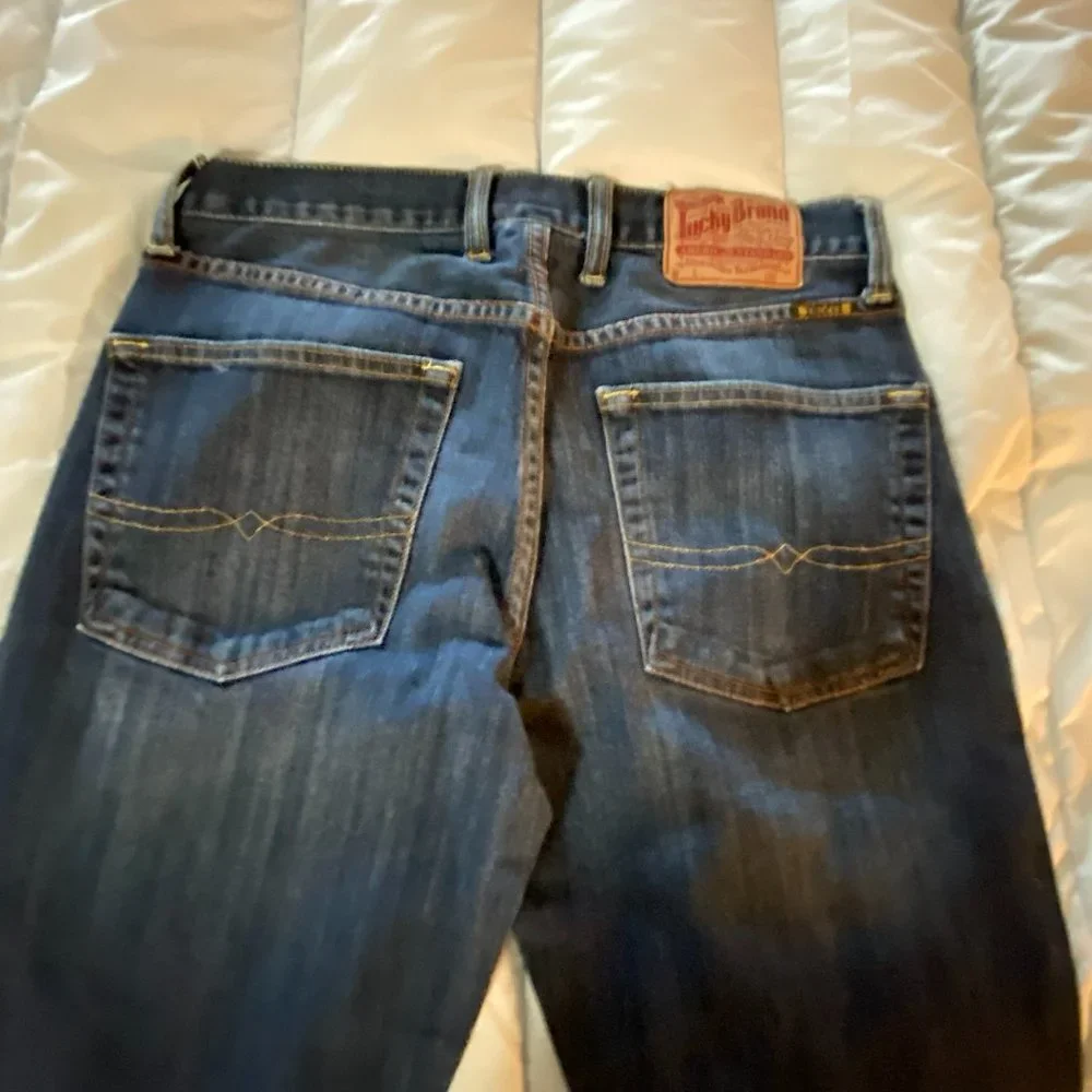 EUC Lucky Brand  Jeans sz 30 with Light Factory Distress - Picture 9 of 15